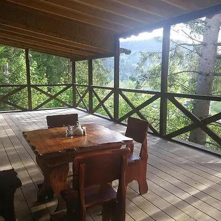 Lisova Kvitka Inn